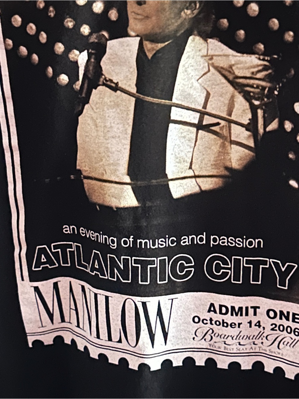 Men's Black Graphic Concert Shirt - Atlantic City Design Barry Manilow 2006